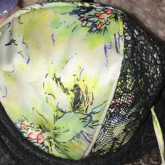 Bra - Picture 2 of 6